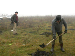 Tömegsírok megjelölése
                                        