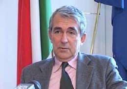 Nikowitz: A restitúciós törvényt a legérzékenyebb pontjain sebészkés helyett baltával faragták